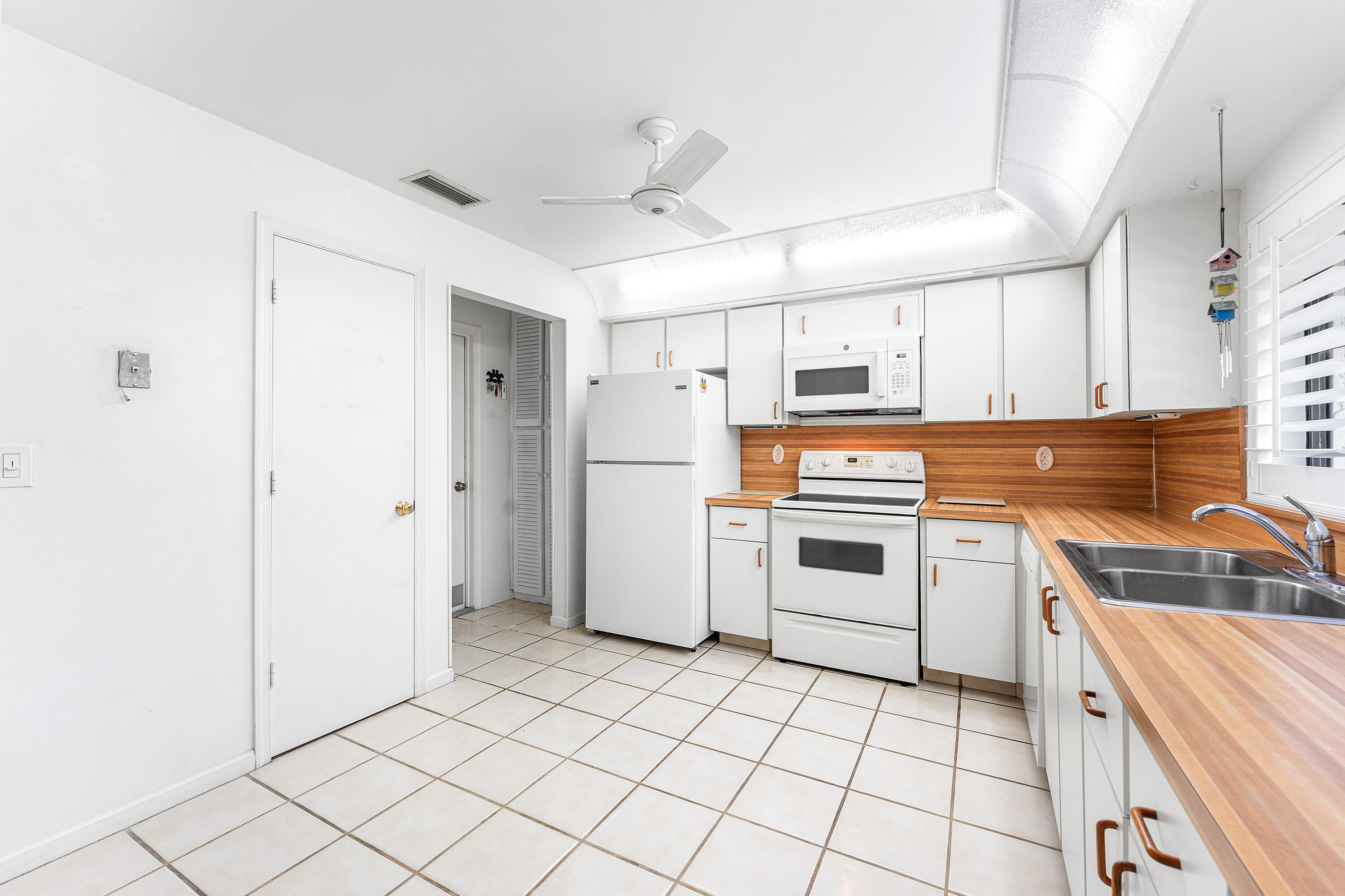 GREENTREE VILLAS CONDO - Residential