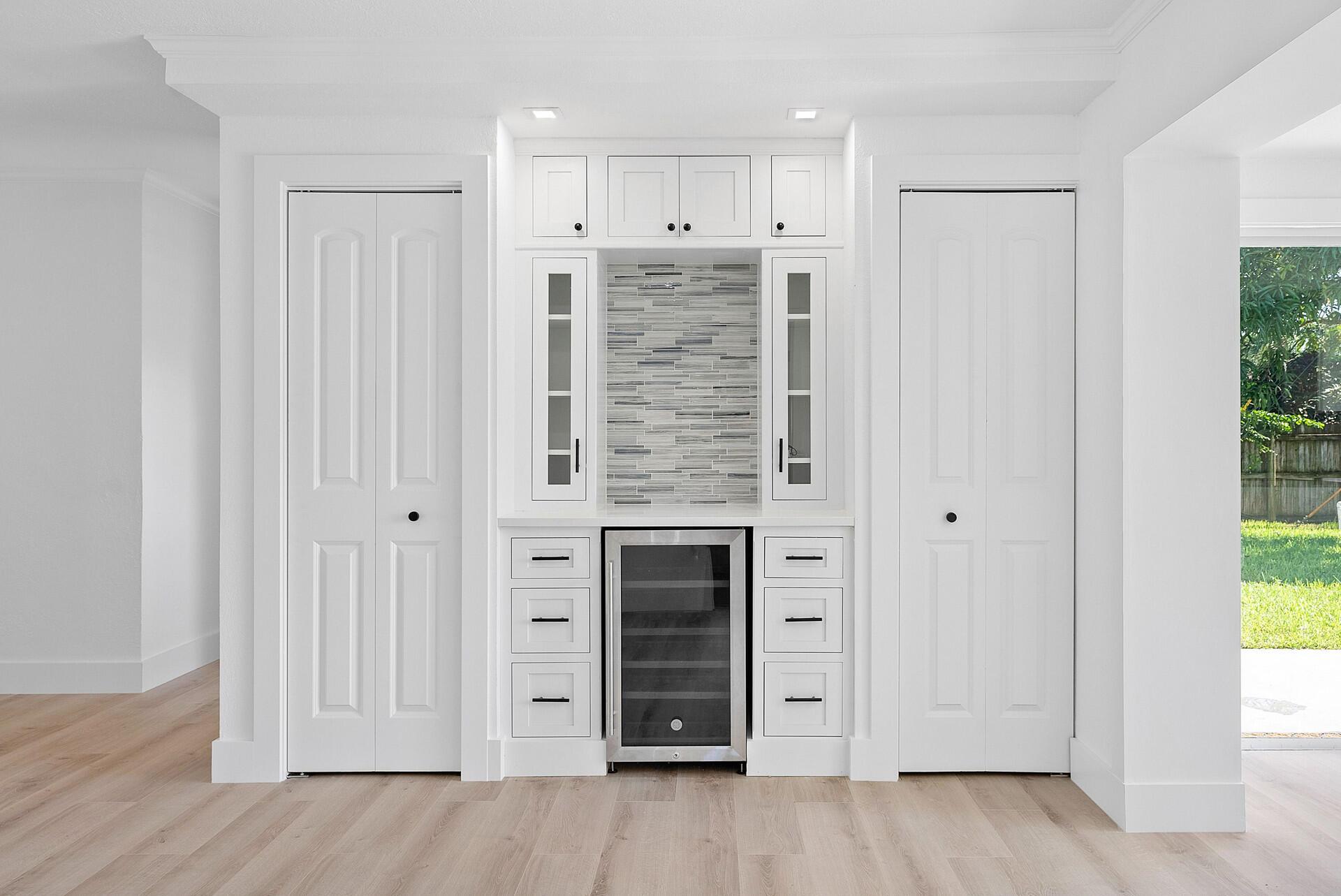 UNIVERSITY GARDENS - Residential