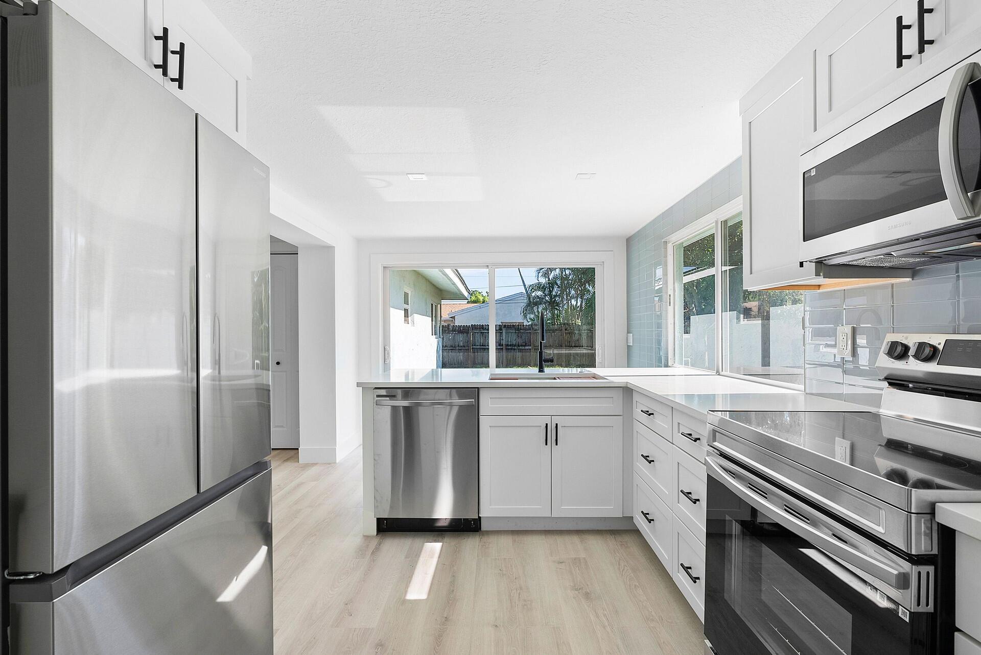 UNIVERSITY GARDENS - Residential