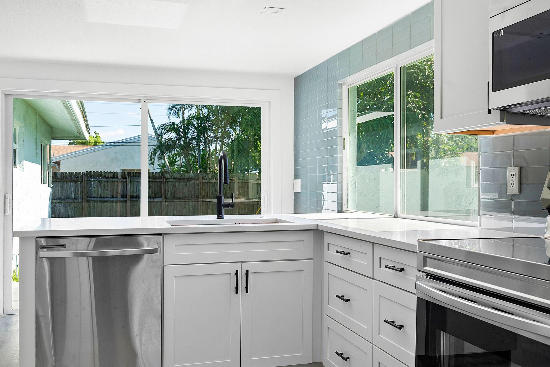 UNIVERSITY GARDENS - Residential