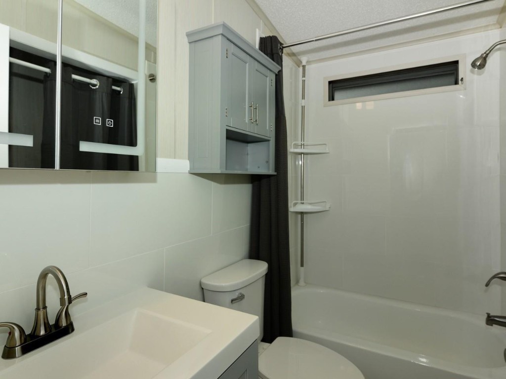 Palm Breezes Club - Residential