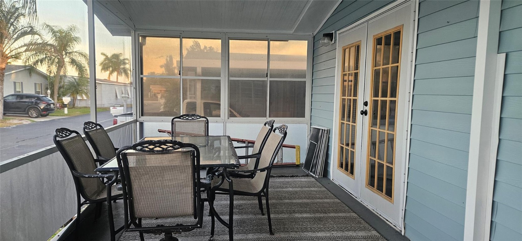 Palm Breezes Club - Residential