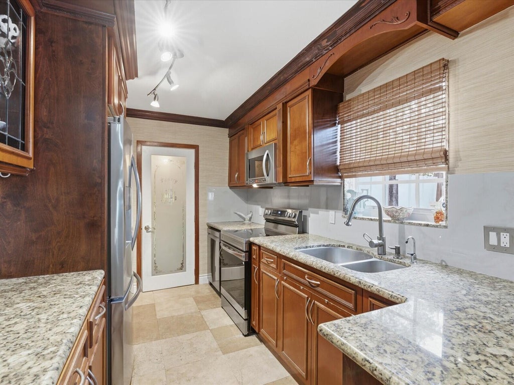 Photo of 707 SW 3RD Avenue, Hallandale Beach, FL 33009 (MLS # B26073639)