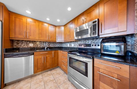 575 Oaks Lane 1009 Pompano Beach FL 33069