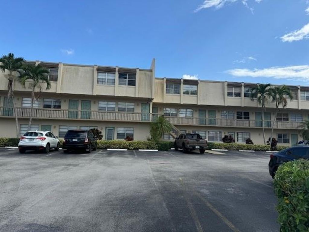 Photo of 9500 SW 3rd Street #102, Boca Raton, FL 33428 (MLS # F10452830)