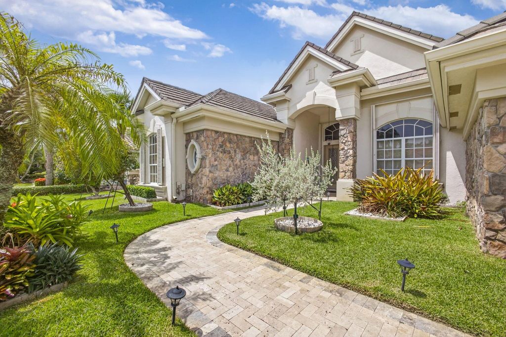 Photo of 19050 SE Kokomo Lane, Jupiter, FL 33458 (MLS # R11098806)