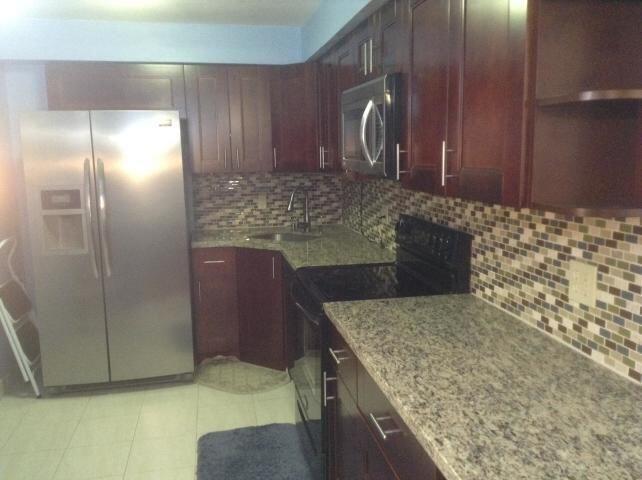 East Boca Gem large 2/2 nice unit with bamboo wood floors granite upgraded kitchen, very large master bath. large screened in patio, steps to pool & nice views, Great East Boca Location, with heated large pool, tennis courts, bike to beaches, What a GEM!! with internet cable and water & HBO package included with full size washer /dryer in the unit. Do not miss out you will love it here close to all major roadways ,shopping and the beaches, minutes to Mizner Park and to Delray's Atlantic Ave. the best in south Florida. call see today! Renters ins. required tennis &, pickle ball ,BIKE TO BEACHES!! YOU WILL LOVE IT DON'T MISS THIS ONE. 5 MIN TO FAU UNIVERSITY