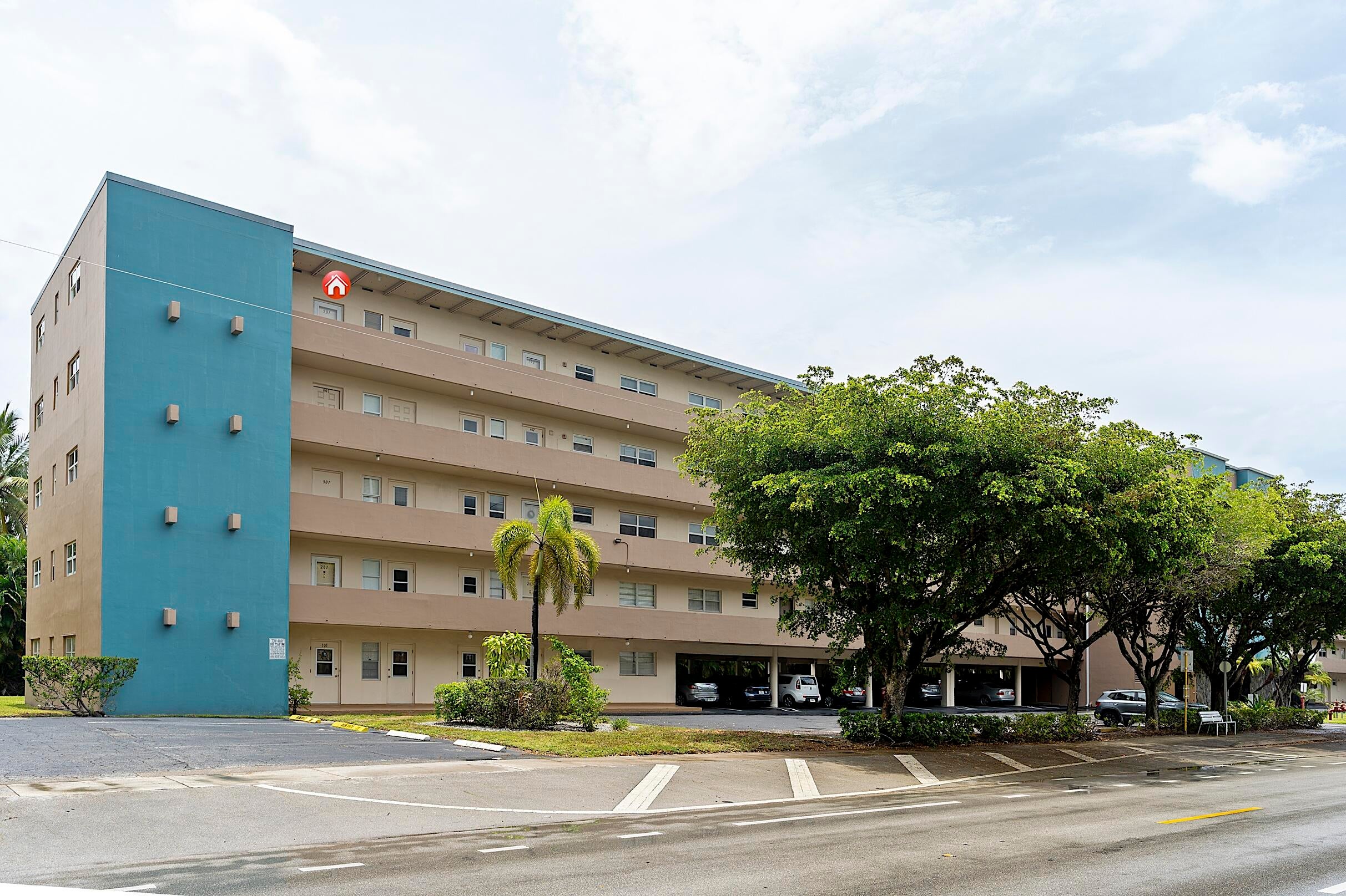300 NE 14th Avenue 501, Hallandale FL 33009