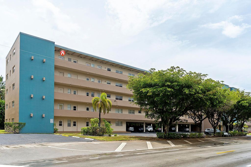 Photo of 300 NE 14th Avenue #501, Hallandale, FL 33009 (MLS # B26048451)