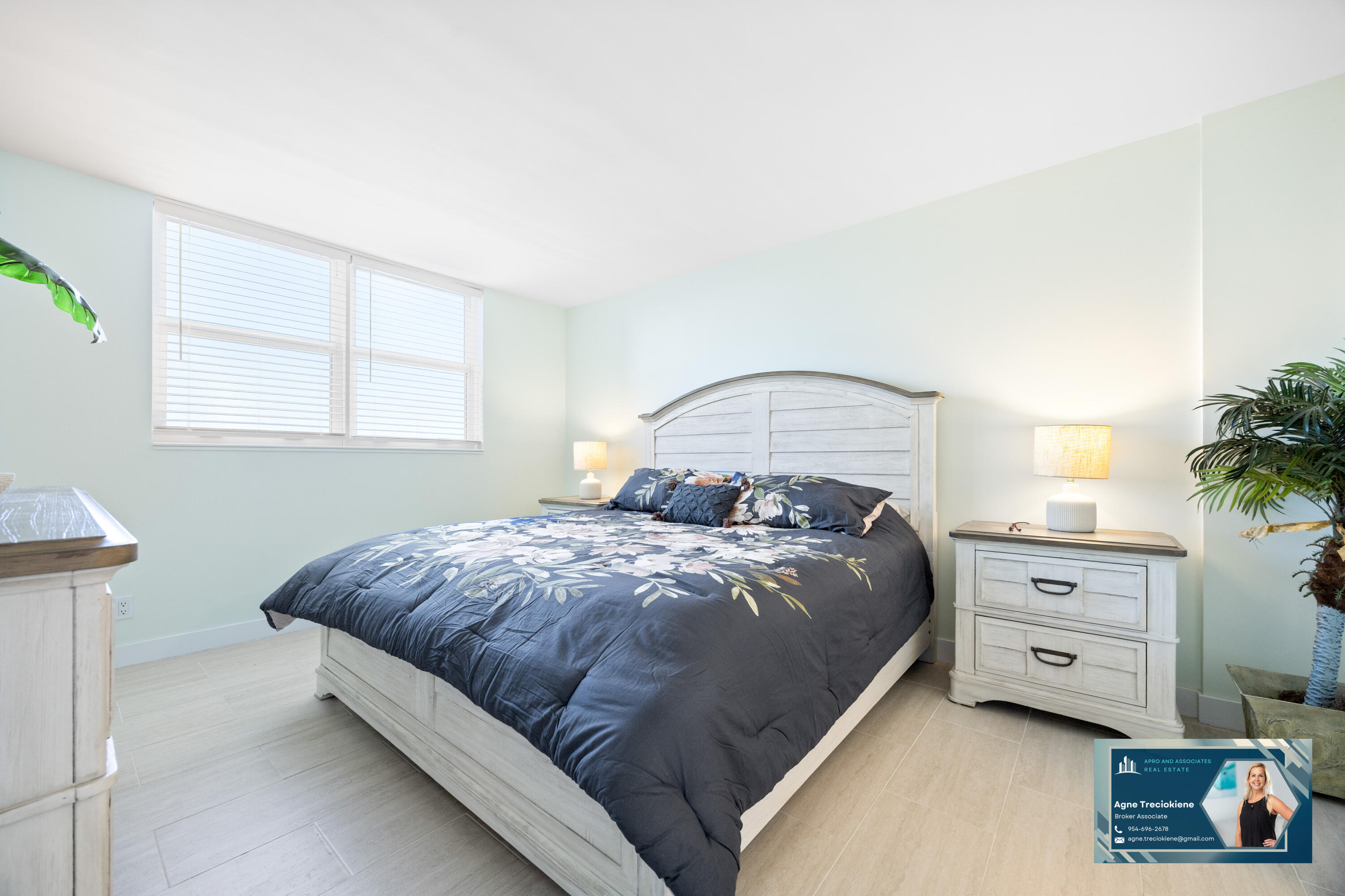 DANIANS SOUTH CONDO - Residential Lease