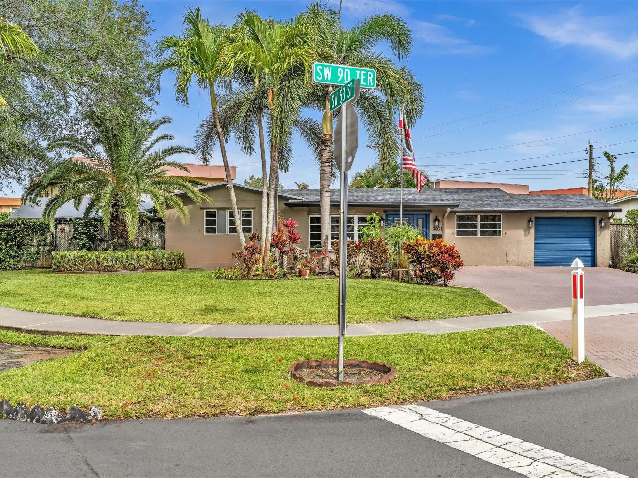 9021 SW 53rd St