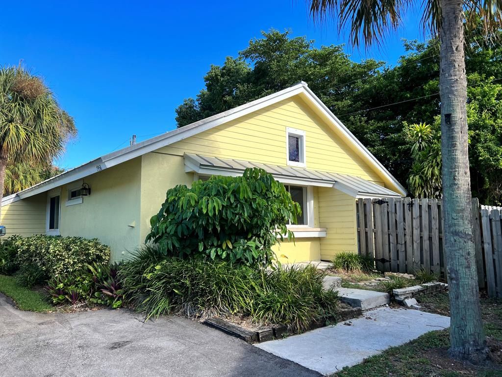 Photo of 1958 Windsor Drive Dr, North Palm Beach, FL 33408 (MLS # R10830525)