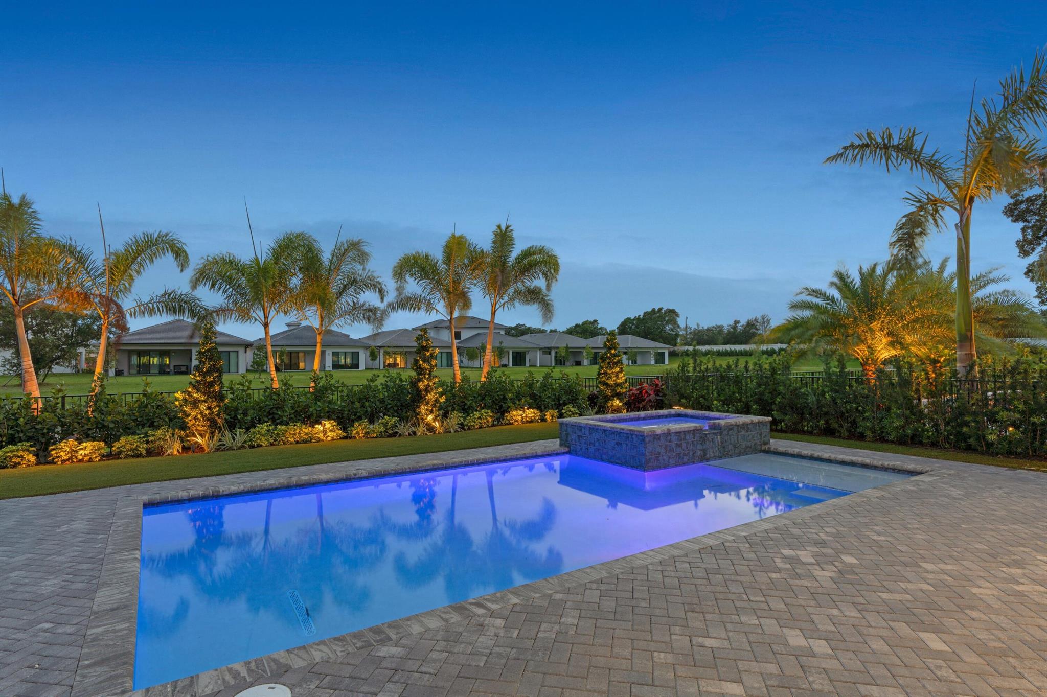 BANYAN CAY RESORT COMMUNI - Residential