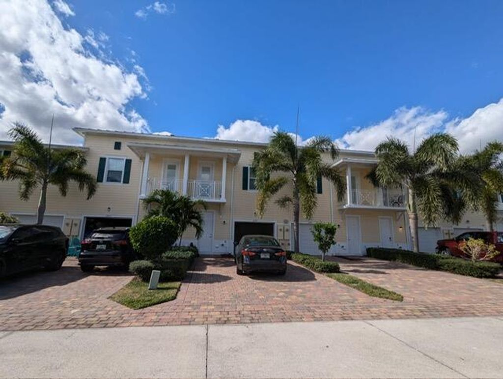 Photo of 2799 N Caroline Drive, Jupiter, FL 33458 (MLS # R11044224)