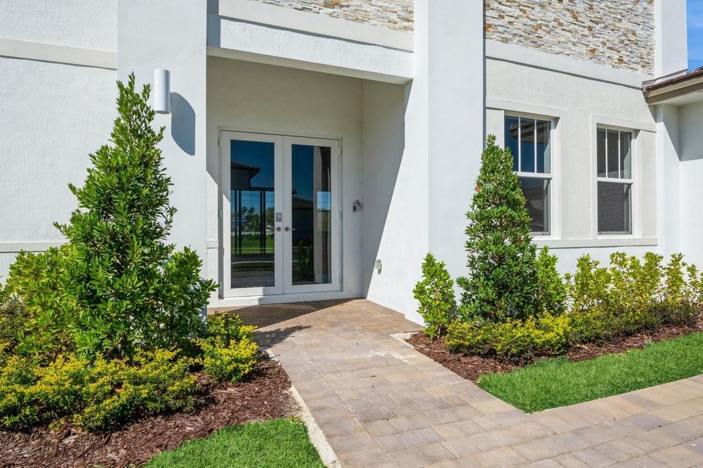 Photo of 4385 SW 123rd Lane, Davie, FL 33330 (MLS # B26030296)