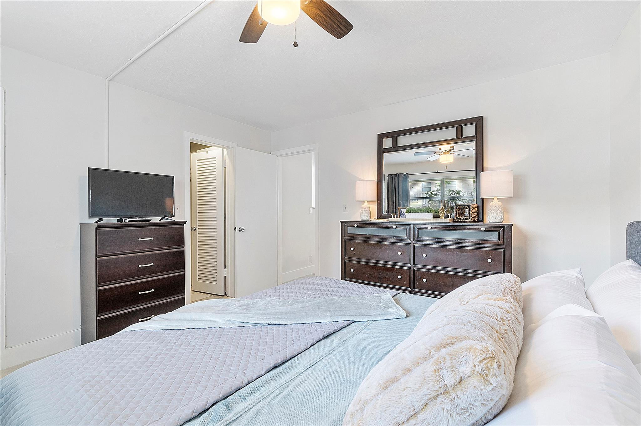 3230 NE 13th Street 102