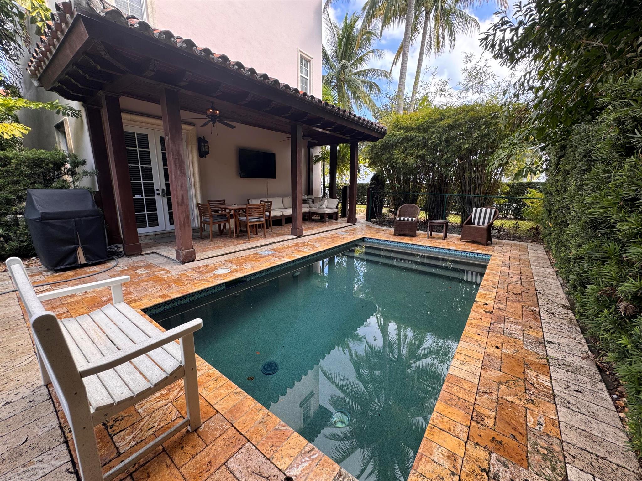 SOUTH PALM BEACH ESTATES - Residential Lease