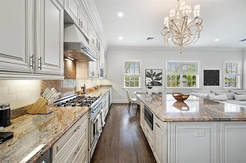 SOUTH PALM BEACH ESTATES - Residential Lease