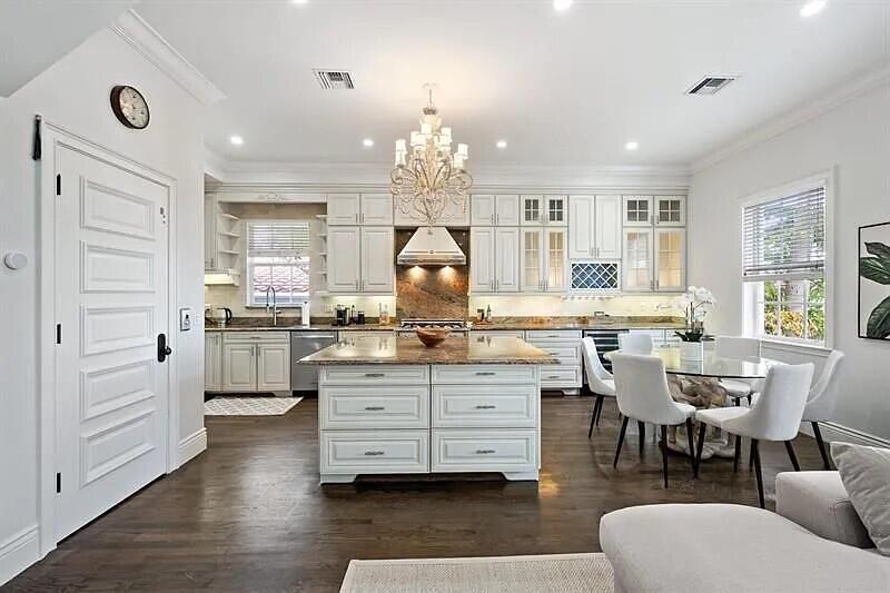 SOUTH PALM BEACH ESTATES - Residential Lease