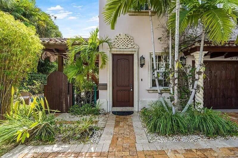 SOUTH PALM BEACH ESTATES - Residential Lease