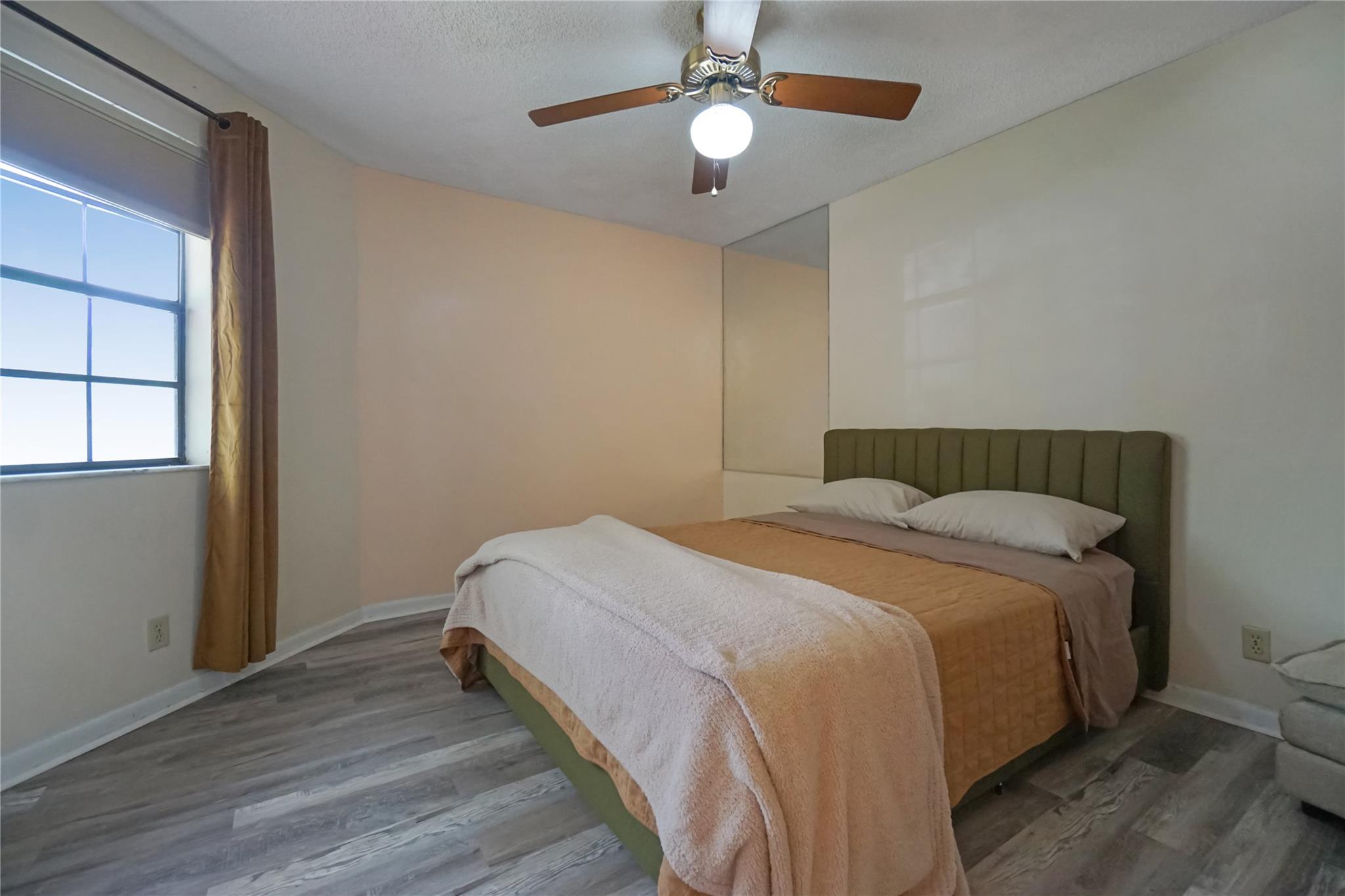 Lakeview Courts - Residential Lease