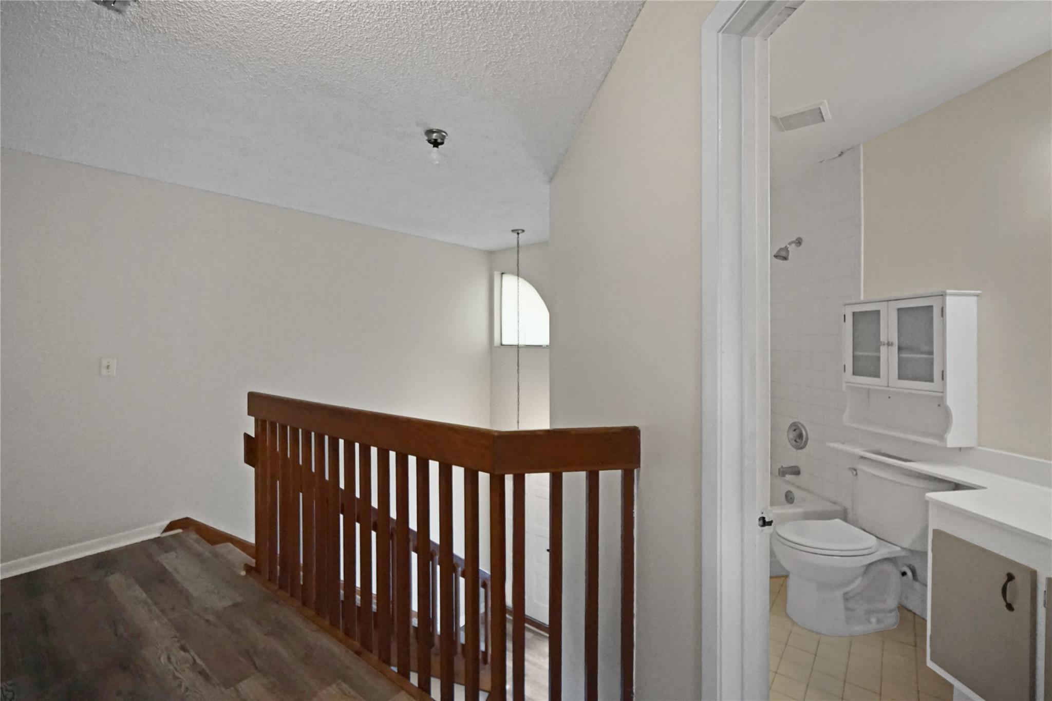 Lakeview Courts - Residential Lease