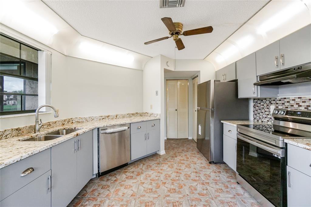 Lakeview Courts - Residential Lease