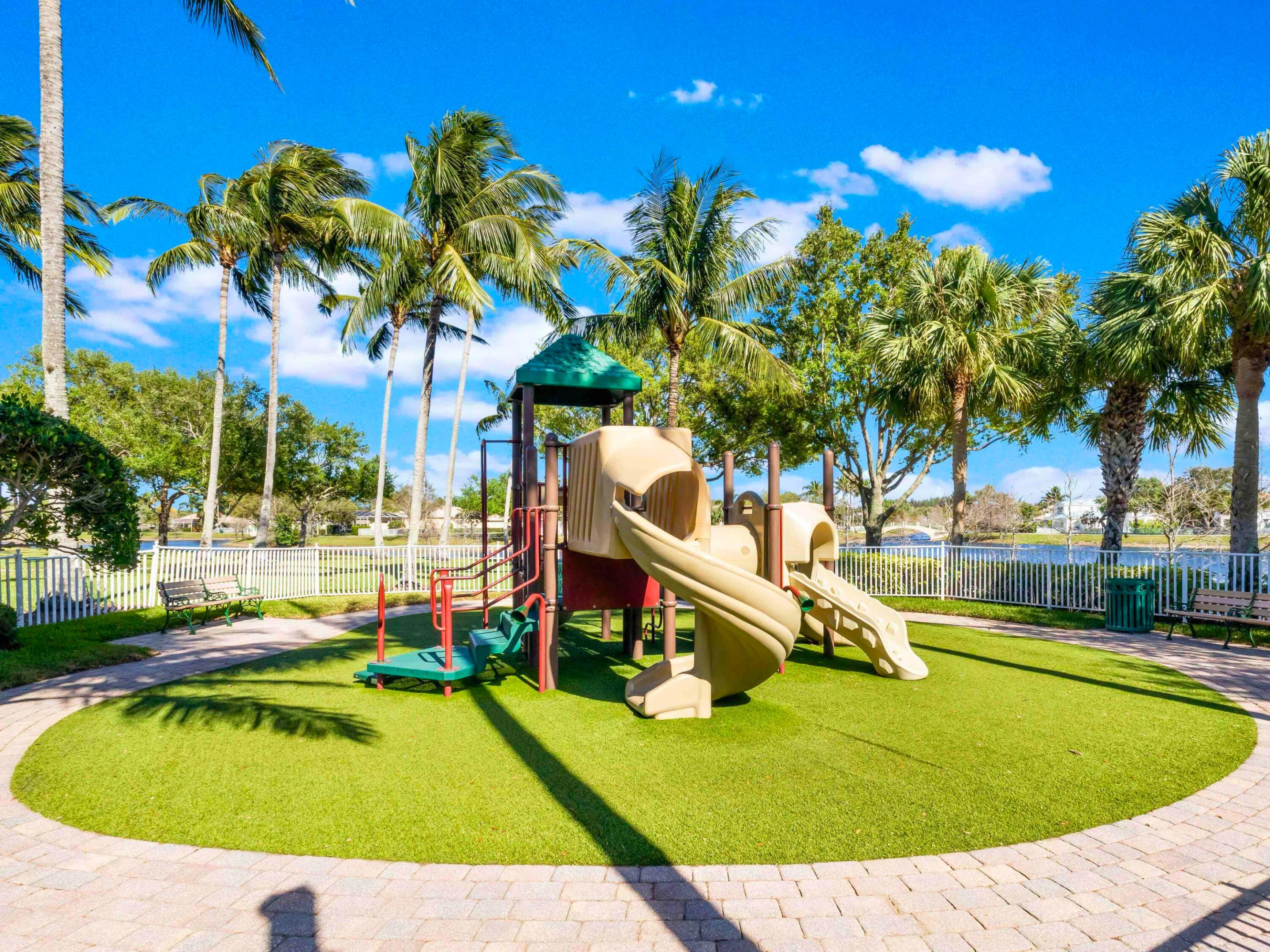 VILLAGEWALK OF WELLINGTON 1 - Residential