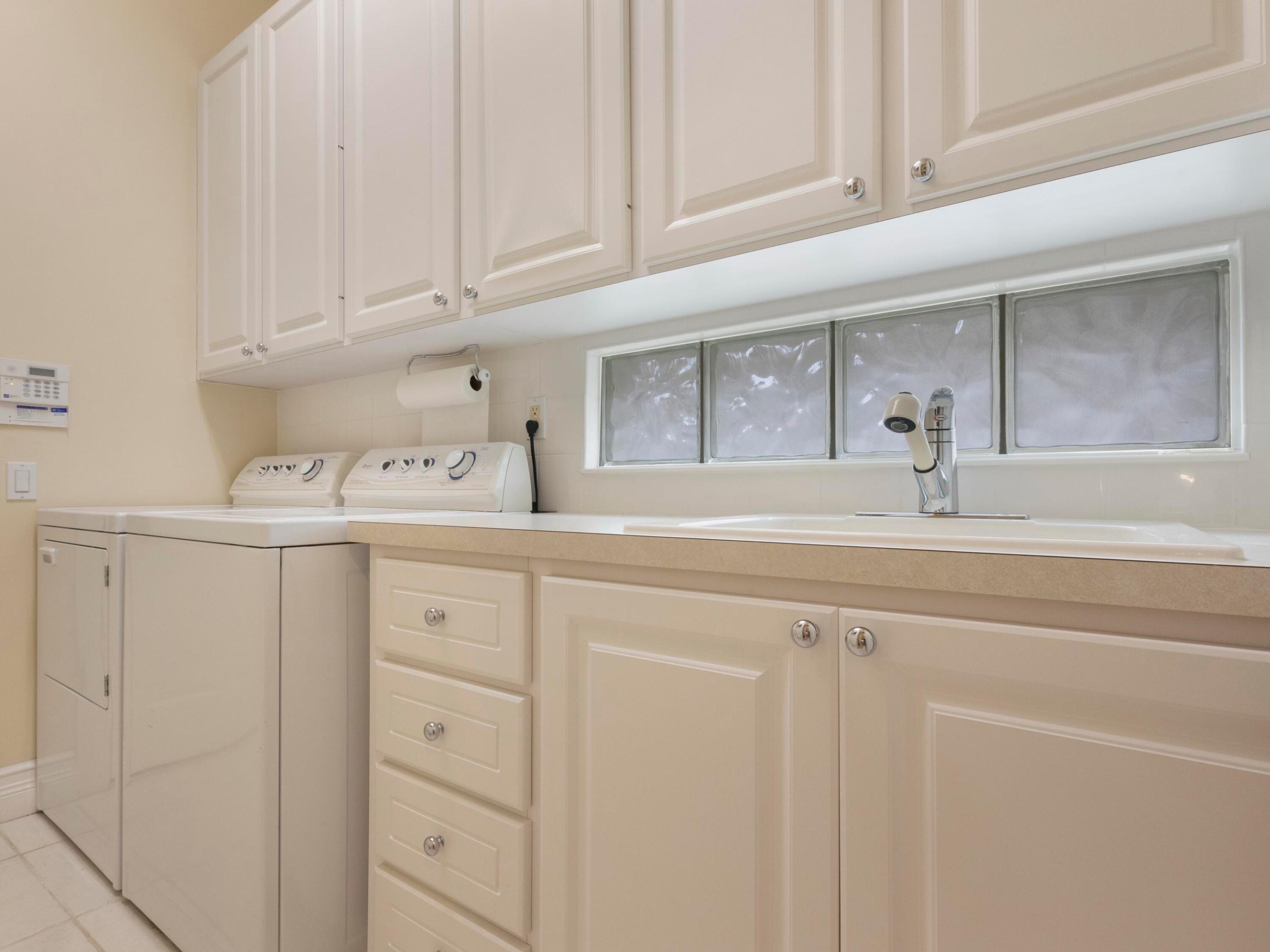 VILLAGEWALK OF WELLINGTON 1 - Residential