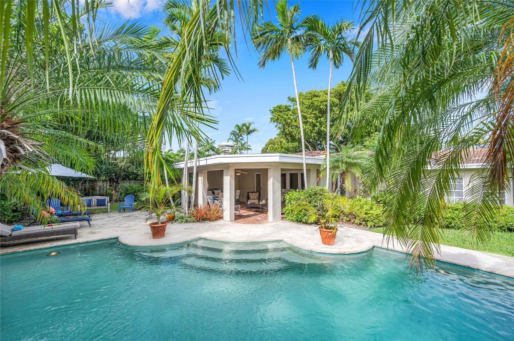 Photo of 1612 E Lake Drive, Fort Lauderdale, FL 33316 (MLS # F10528249)