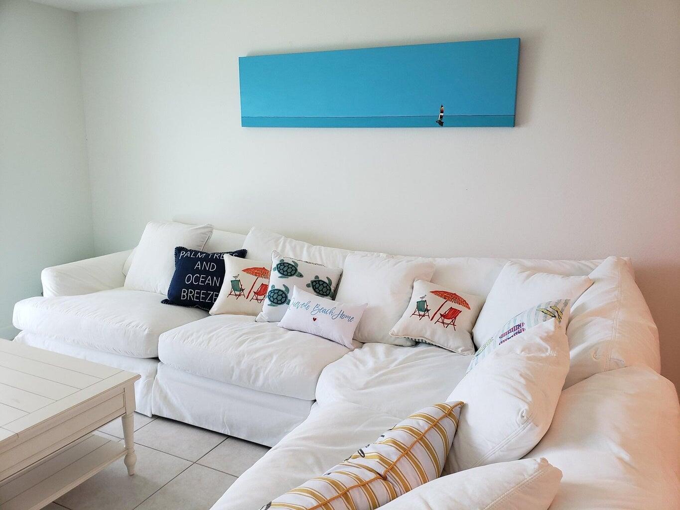 BEACH VILLAS ON HUTCHINSO - Residential Lease