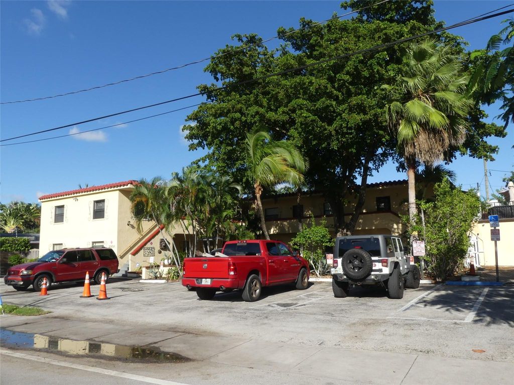 Photo of 2300 NE 6th Avenue, Wilton Manors, FL 33305 (MLS # F10530249)