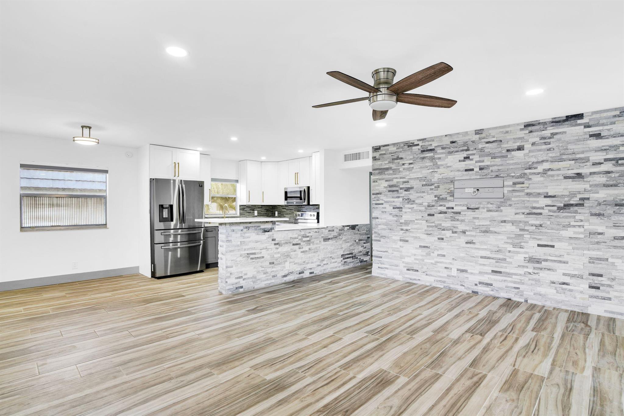 KINGS POINT BRITTANY COND - Residential Lease