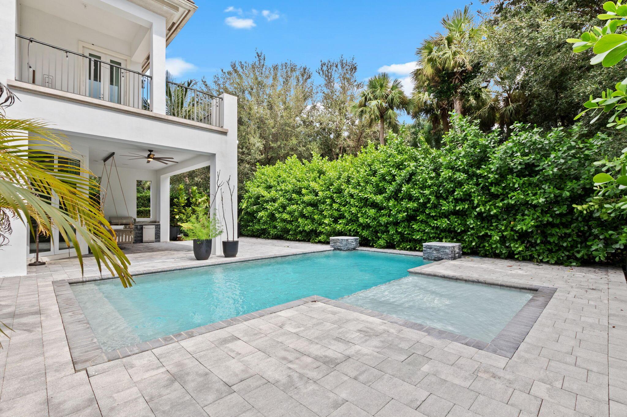 OAKS AT BOCA RATON - Residential