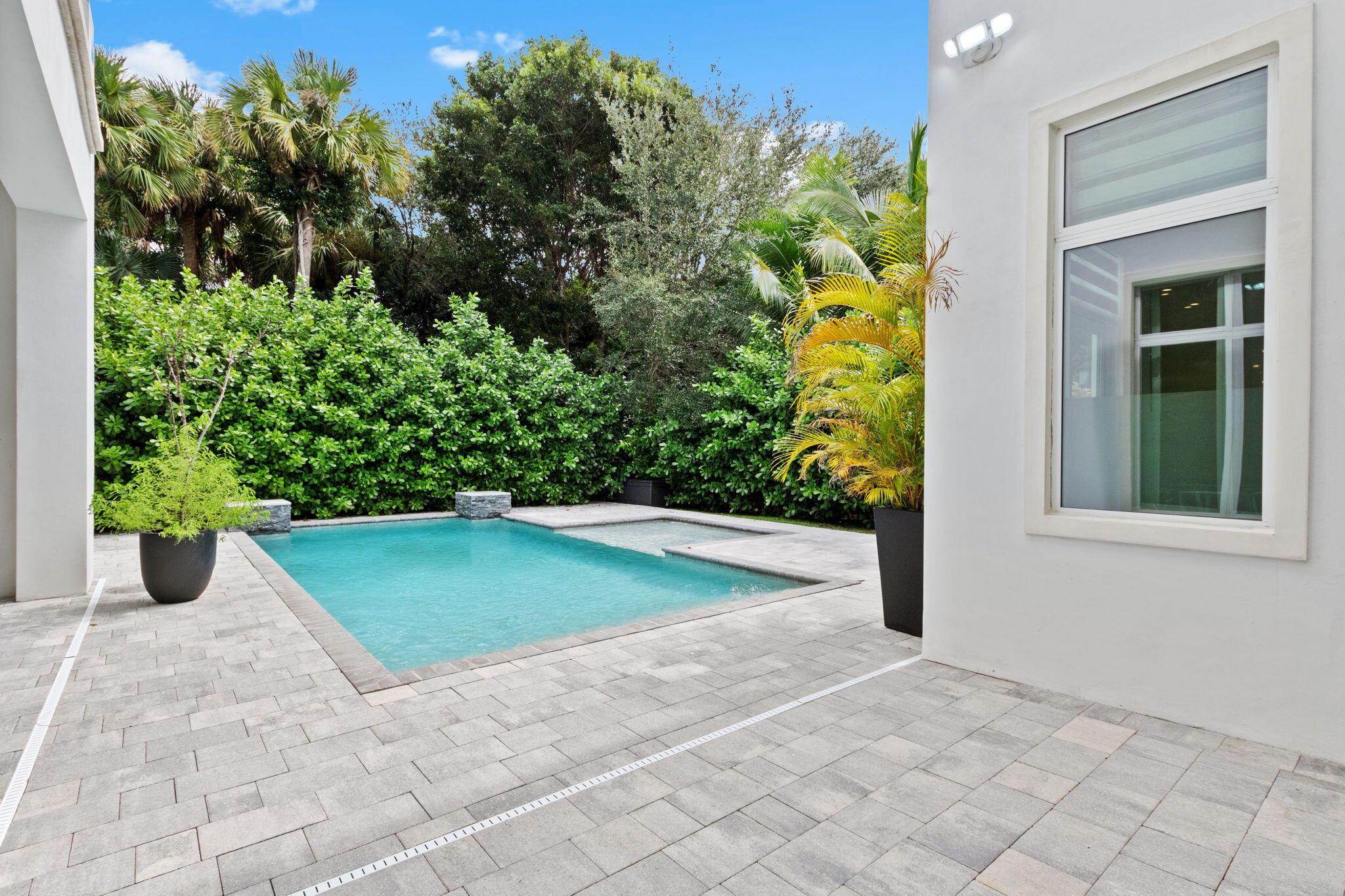 OAKS AT BOCA RATON - Residential