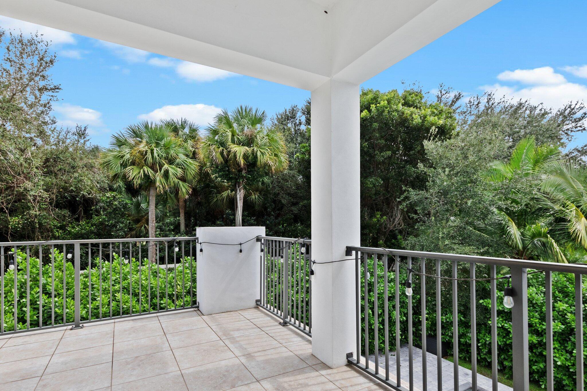 OAKS AT BOCA RATON - Residential