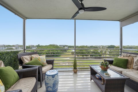 Tiny photo for 3510 Oaks Way #703, Pompano Beach, FL 33069 (MLS # B26048860)