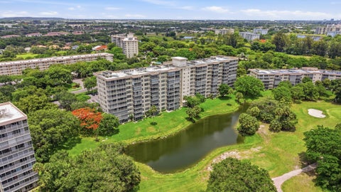 Tiny photo for 3510 Oaks Way #703, Pompano Beach, FL 33069 (MLS # B26048860)