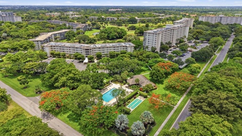 Tiny photo for 3510 Oaks Way #703, Pompano Beach, FL 33069 (MLS # B26048860)