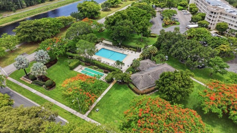 Tiny photo for 3510 Oaks Way #703, Pompano Beach, FL 33069 (MLS # B26048860)