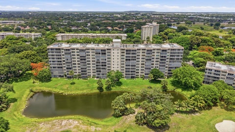 Tiny photo for 3510 Oaks Way #703, Pompano Beach, FL 33069 (MLS # B26048860)