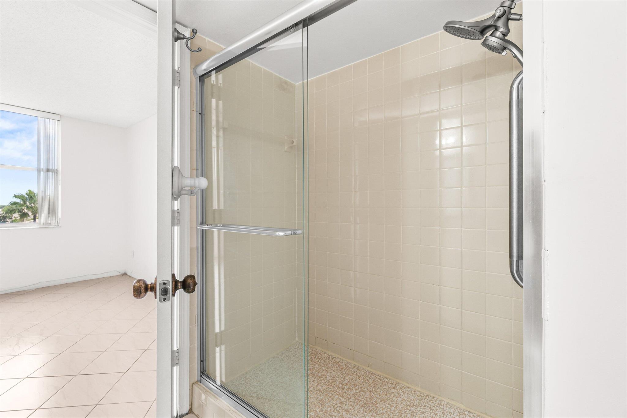 VILLAGES OF ORIOLE BONAIR - Residential