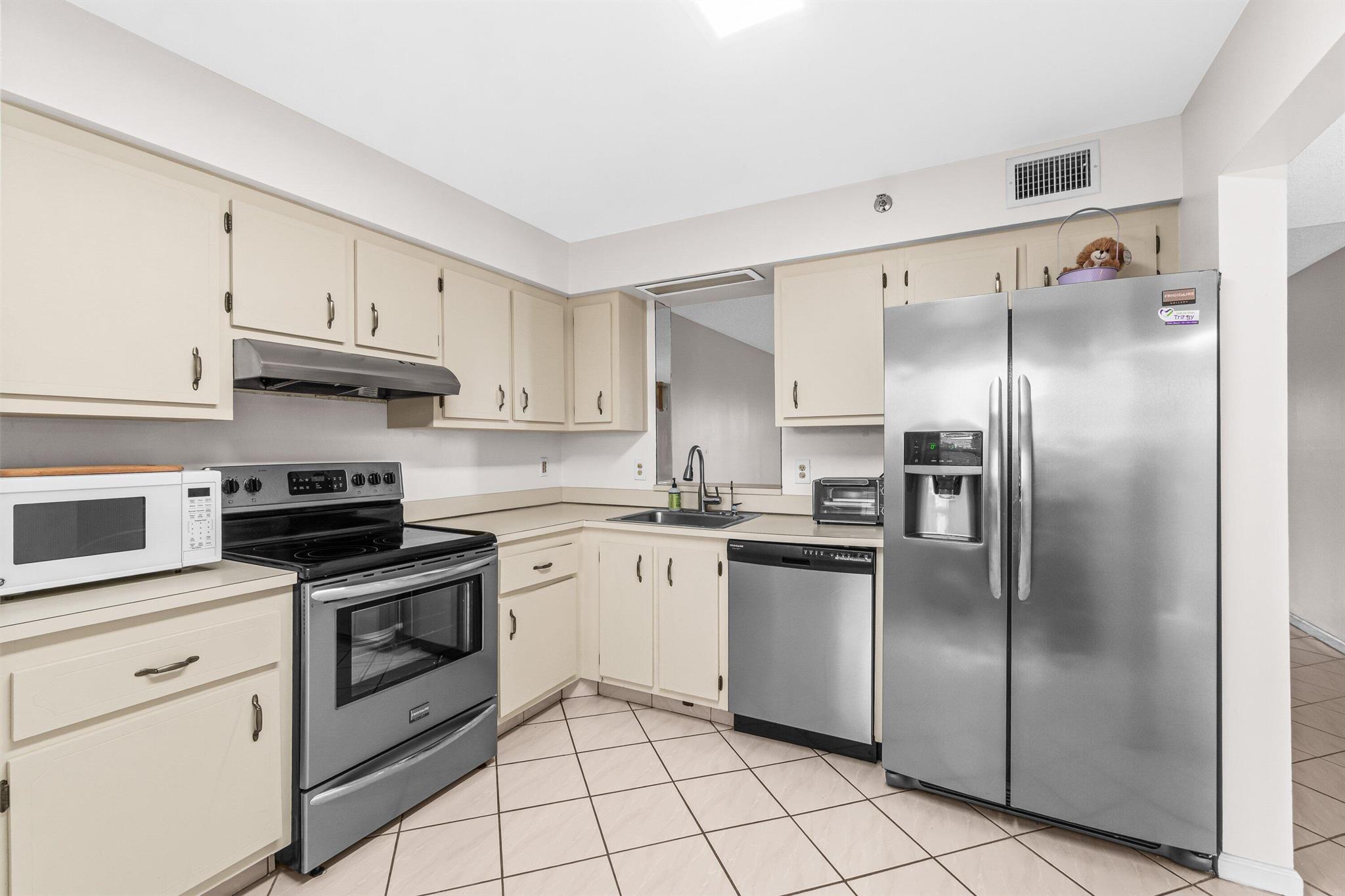 VILLAGES OF ORIOLE BONAIR - Residential