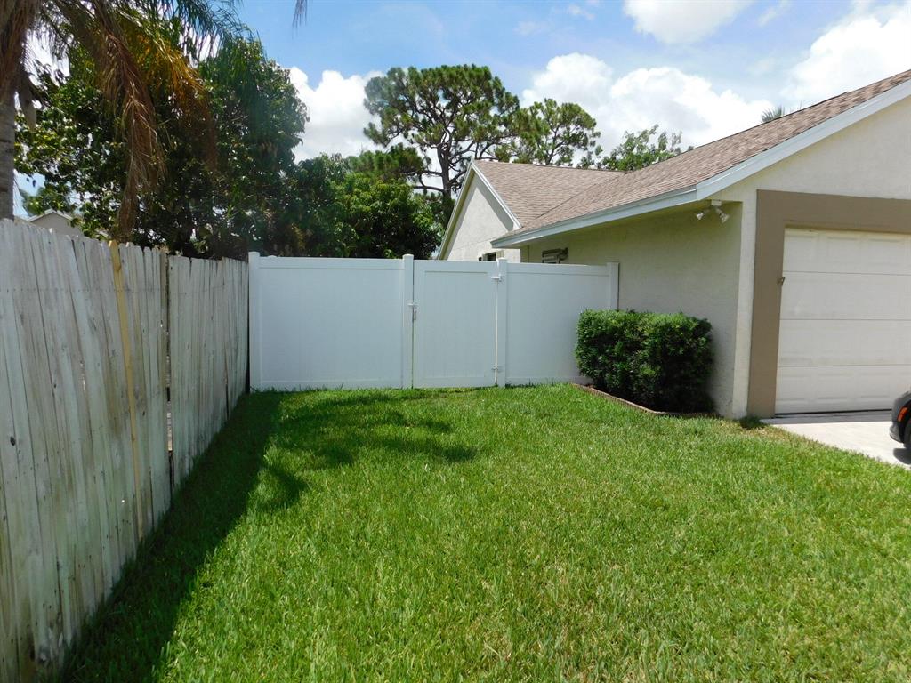 HUNTINGTON WOODS - Residential