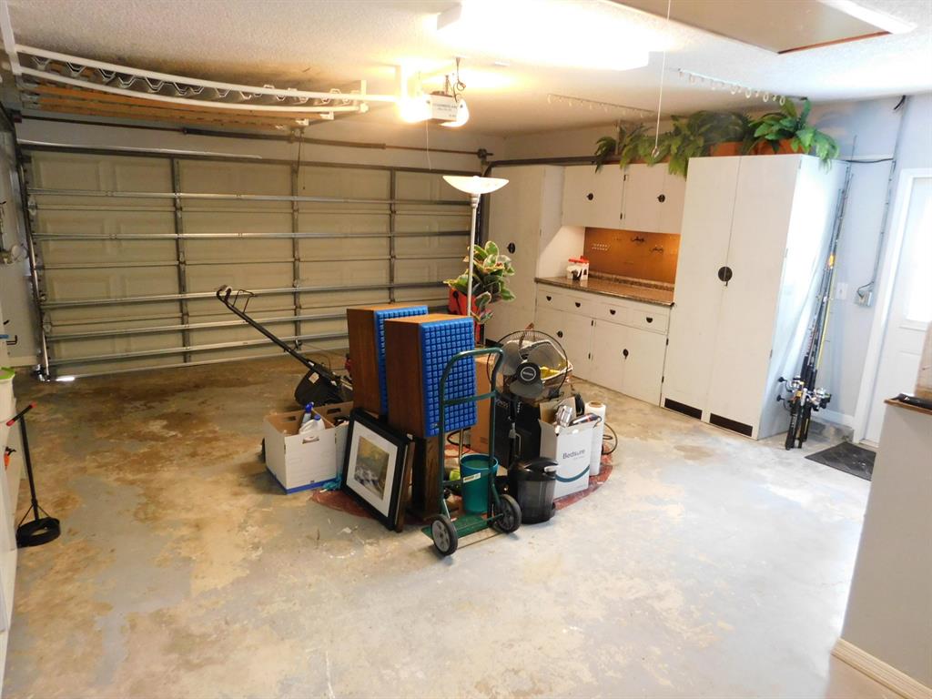 HUNTINGTON WOODS - Residential