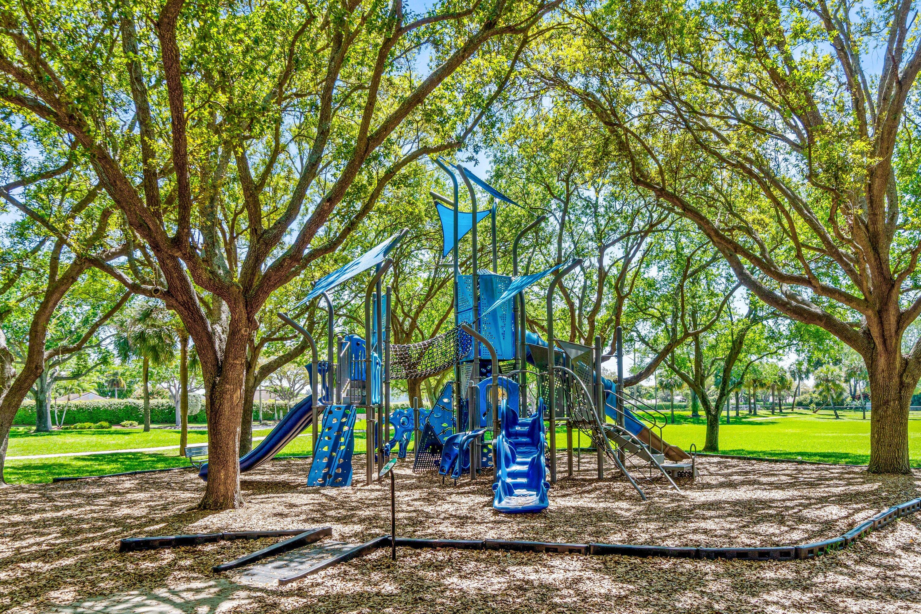 LAKESHORE AT THE MEADOWS - Residential