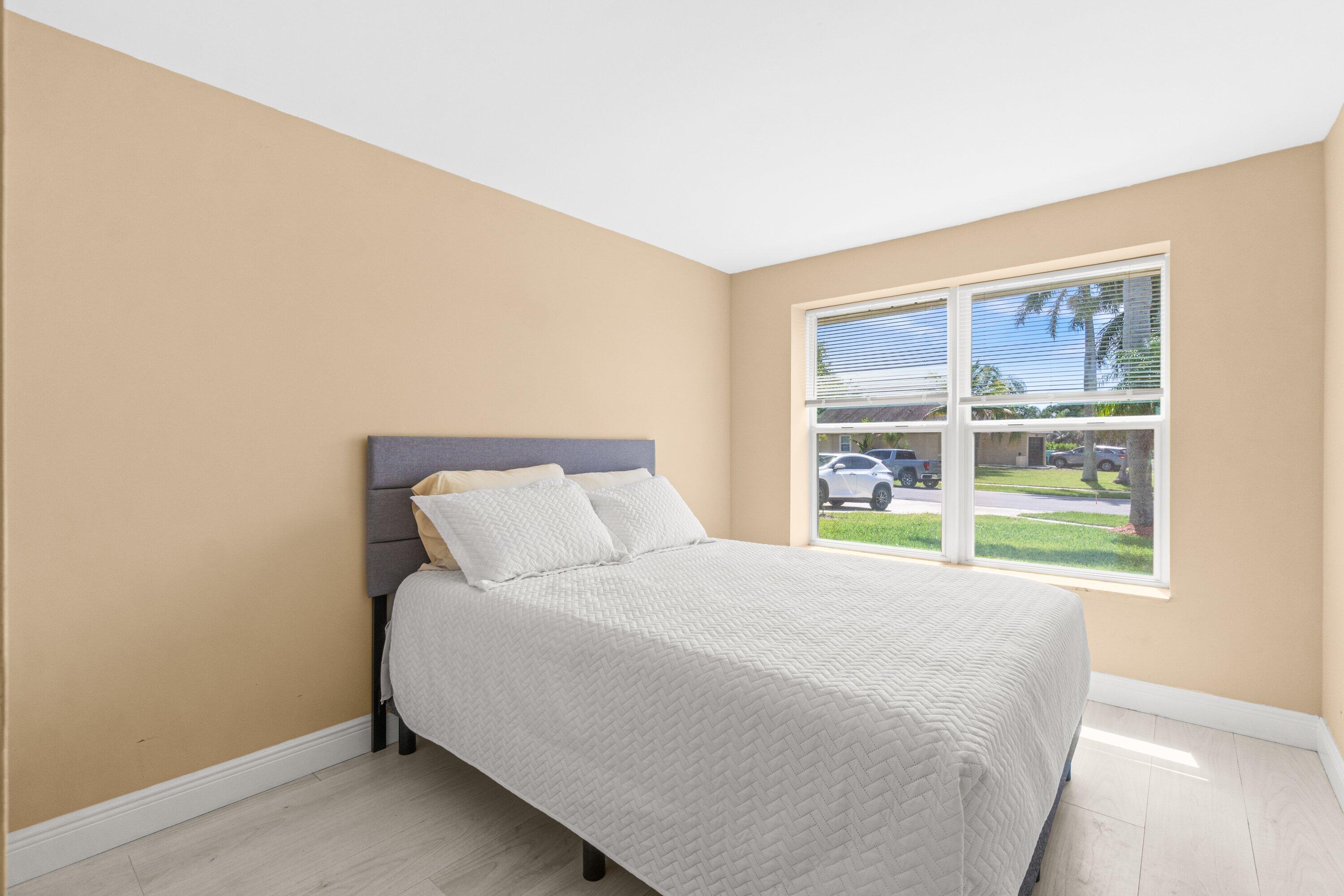 LAKESHORE AT THE MEADOWS - Residential