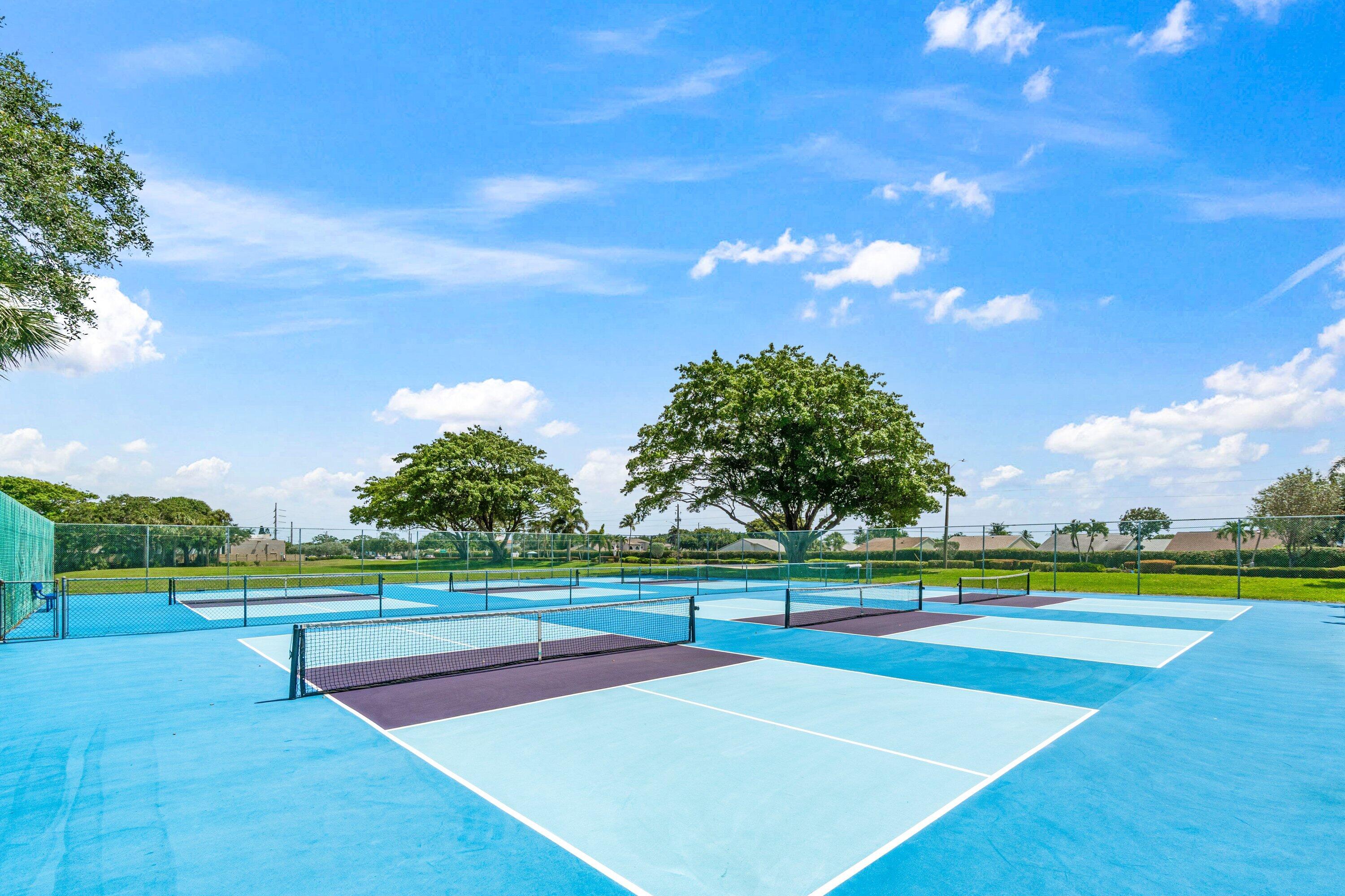 LAKESHORE AT THE MEADOWS - Residential