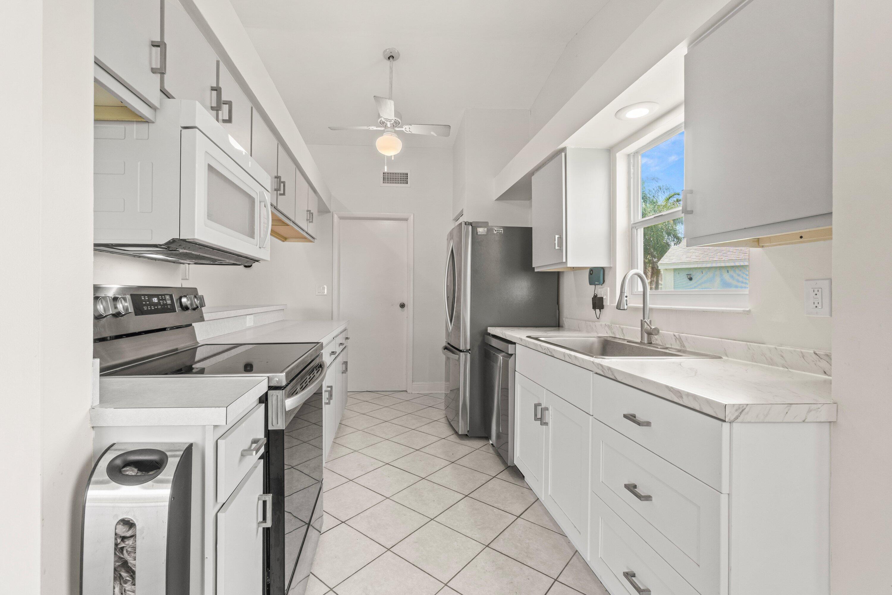 LAKESHORE AT THE MEADOWS - Residential