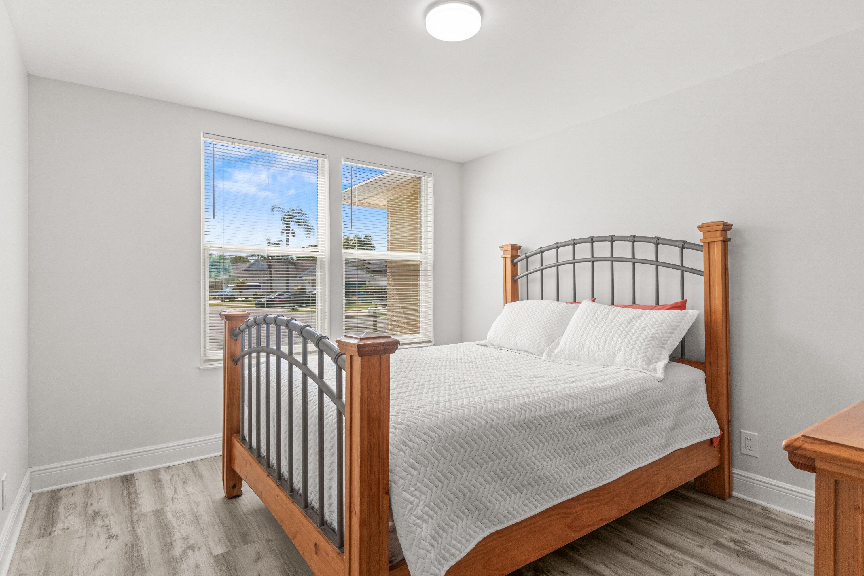 LAKESHORE AT THE MEADOWS - Residential